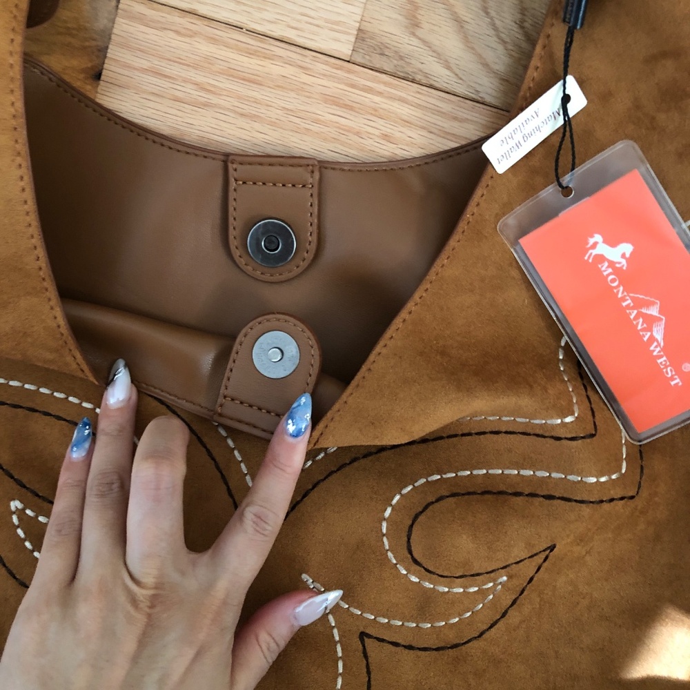 Oversized Montana West Tan Hobo Bag with Fringe NWT - Picture 4 of 9